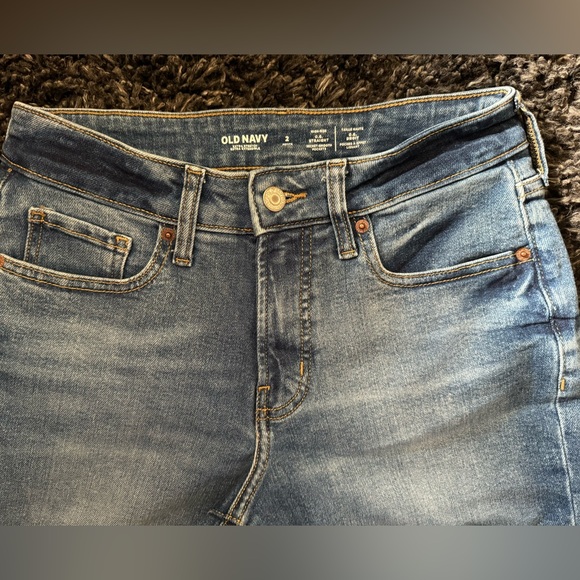 Old Navy. OG Straight. Size 2 Petite. Medium wash. High-rise. - Picture 2 of 8